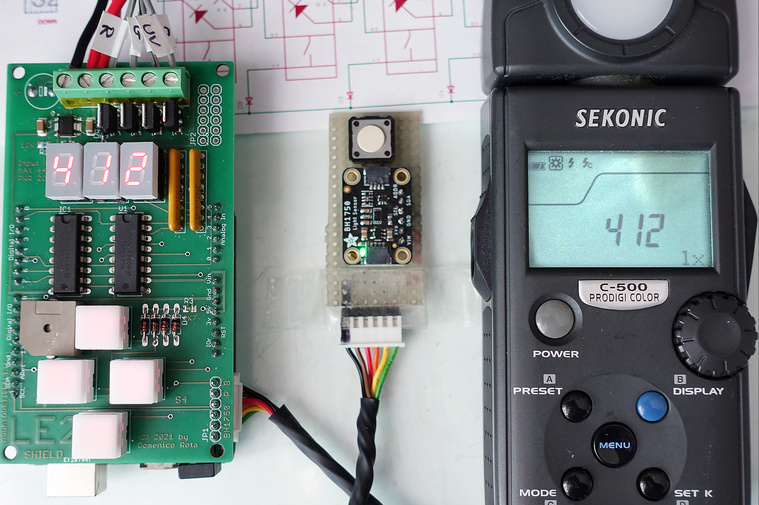 The LE2 Luxmeter function compared with a commercial Luxmeter 