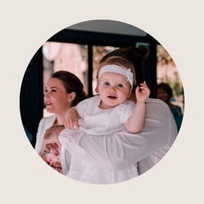Martina Pronzello, photographe professionnelle basée à Rennes, propose des portraits, photos e-commerce, packshots, famille et mariage. Séances photo en Bretagne, photographe en Ille-et-Vilaine