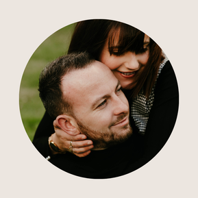 Martina Pronzello, photographe professionnelle basée à Rennes, propose des portraits, photos e-commerce, packshots, famille et mariage. Séances photo en Bretagne, photographe en Ille-et-Vilaine