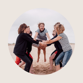 Martina Pronzello, photographe professionnelle basée à Rennes, propose des portraits, photos e-commerce, packshots, famille et mariage. Séances photo en Bretagne, photographe en Ille-et-Vilaine