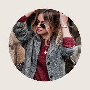 Martina Pronzello, photographe professionnelle à Rennes, réalise des portraits, photos de e-commerce, packshots, et clichés de famille et couple. Séances photo en Bretagne, photographe en Ille-et-Vilaine, portraits pour entreprises