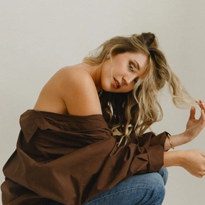 Martina Pronzello, photographe à Rennes, propose des cours de photo : initiation à Photoshop, apprentissage du mode manuel, retouche portrait. Formations et ateliers en Bretagne et Ille-et-Vilaine