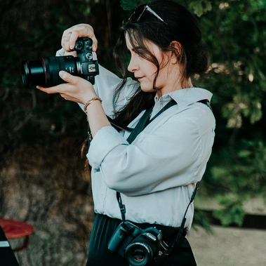 Martina Pronzello, photographe professionnelle à Rennes, propose des services de portrait, e-commerce, packshot, photos de famille et grossesse. Séances photo en Bretagne, photographe en Ille-et-Vilaine, portraits corporate