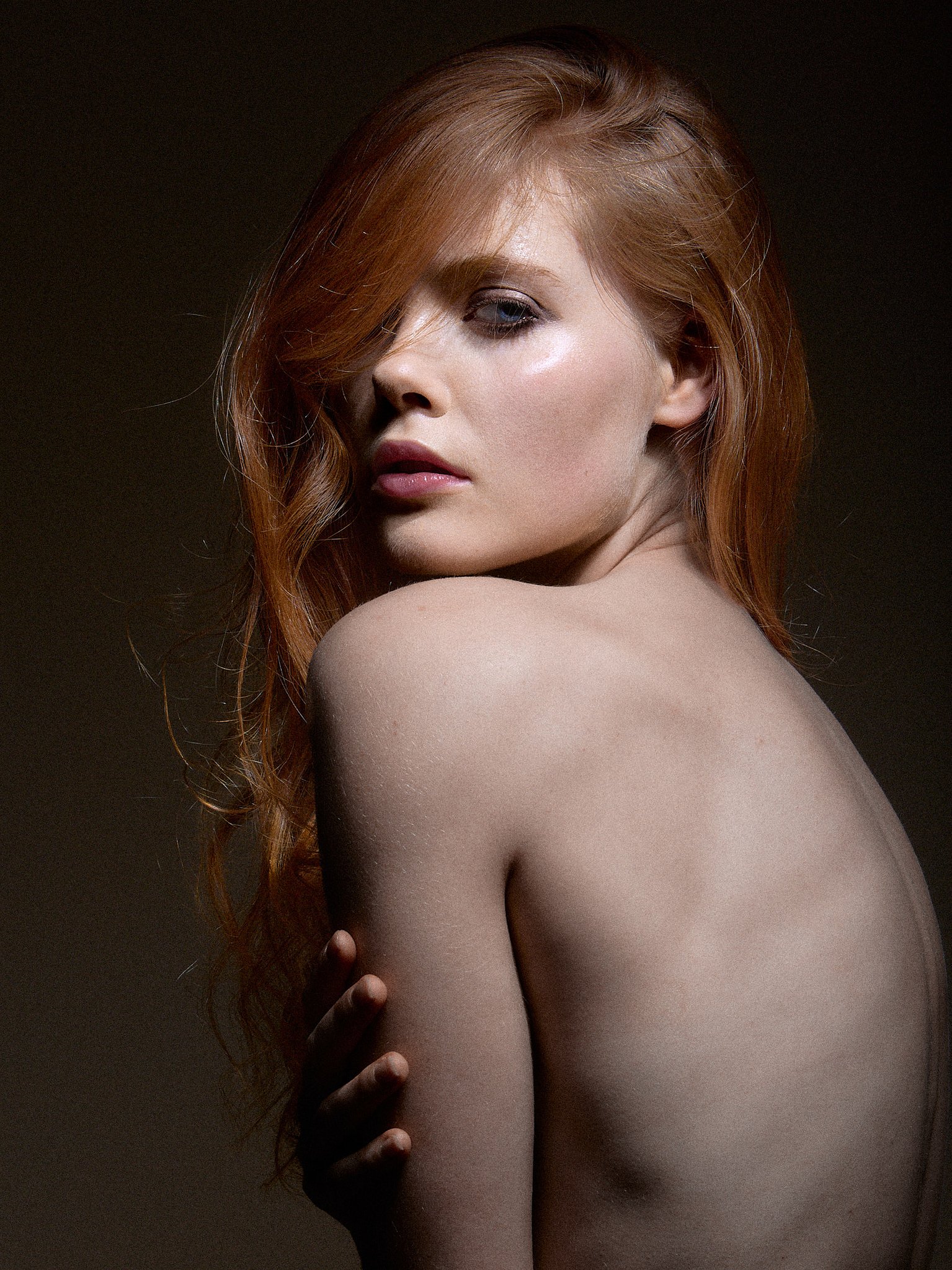 Studio portrait photography by William Semeraro showcasing minimalist style and expert lighting techniques.