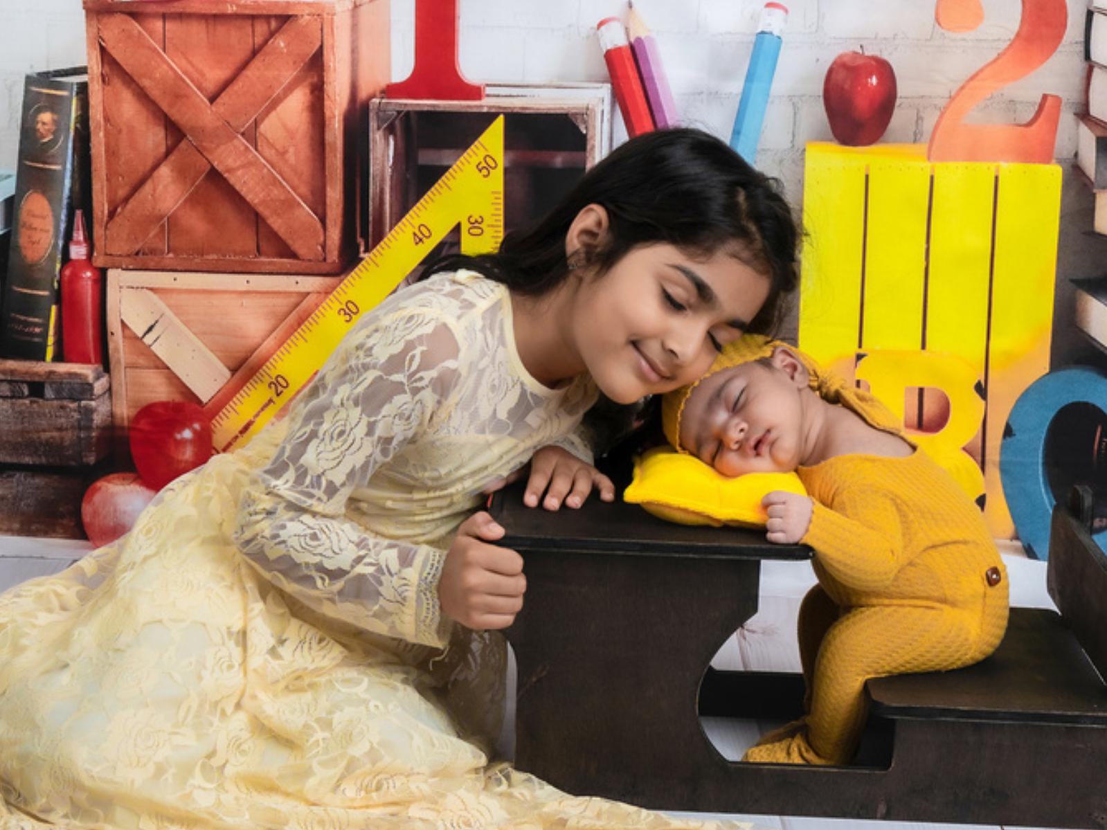Siblings in Newborn Photos