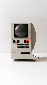 Retrofuturistischer Computer generiert mit Midjourney ​