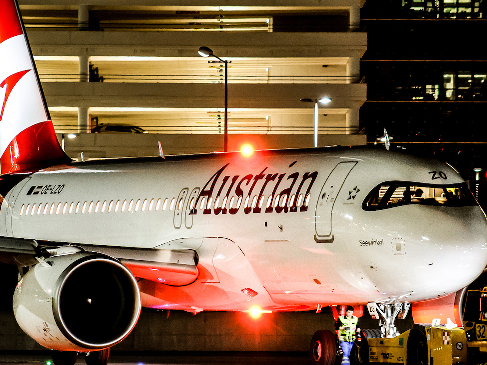 Austrian Airlines AeroLOPA Detailed aircraft seat plans