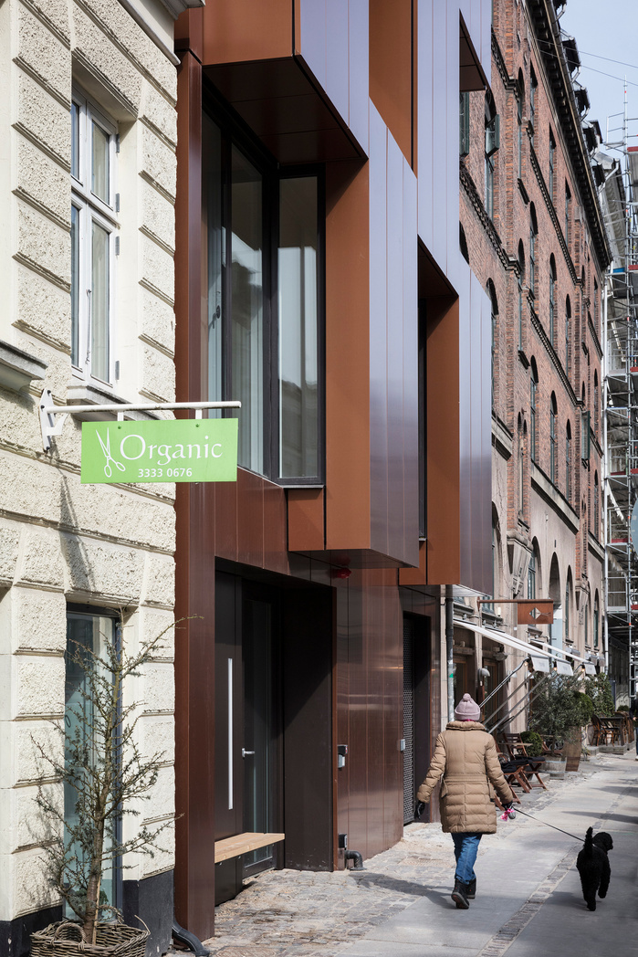 YOUTH HOUSING IN NANSENSGADE
NANSENSGADE 57
COPENHAGEN
DENMARK
ASSSINGMENT FOR CHRISTENSEN & CO ARCHITECTS
Fotograf Niels Nygaard
Photographer Niels Nygaard