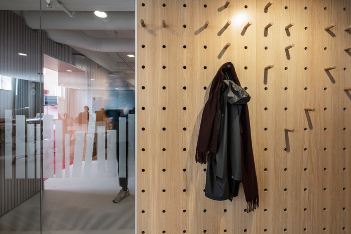 DET KGL. BIBLIOTE Arkitema Architects Fotograf Niels Nygaard
Arkitektur fotografi Aarhus Denmark Jylland Photography
www.nielsnygaard.dk interiør interior visit living architecture lamps dinesen boksning tabel wooden floor