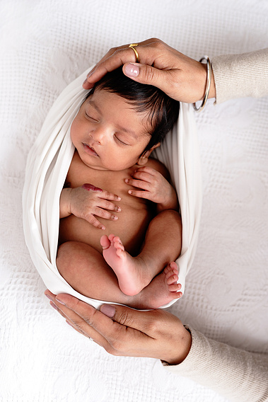 light airy newborn photo session geneva
beautiful newborn photography in geneva