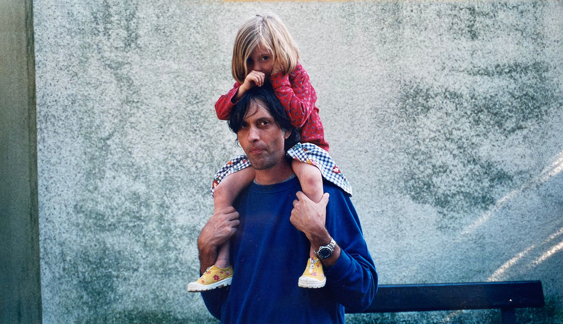 Molly sucking her thumb sitting on her dad s shoulders. This photo is another much loved family classic photo.
Capture your family s relationships and love with Helen Putsman, in Geneva.