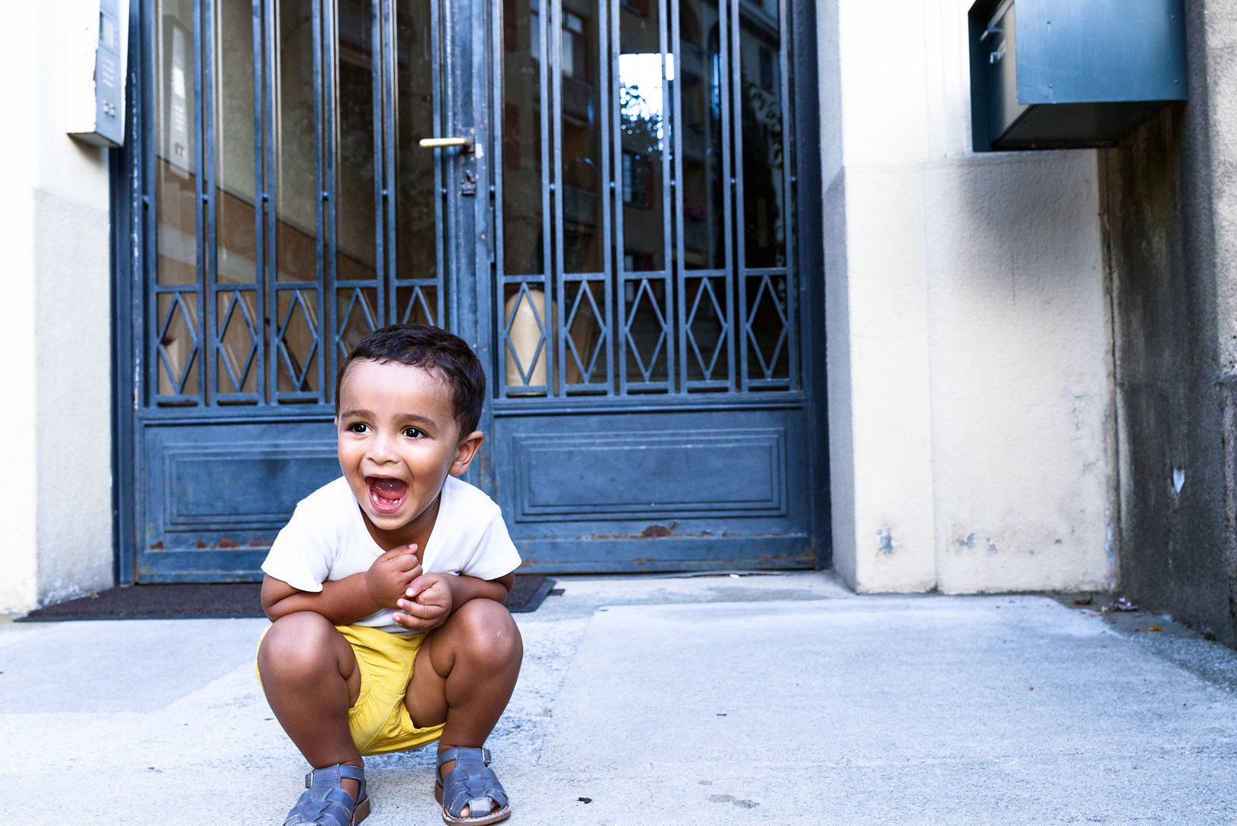 Wonderfully expressive little boy, captured during a reportage lifestyle photo shoot in Geneva with the family.