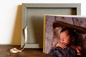 Beautiful newborn portrait captured in my Geneva studio. The GoBook album is fully customizable to your style: cover design, binding, box color and texture, and ribbon accent—creating a timeless keepsake as unique as your baby.