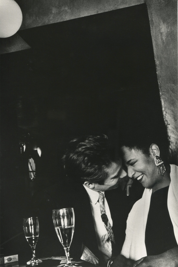Danny Web and Leila Bertrand. Part of a series of black and white photos of real couples shot in London by Helen Putsman.
Photo noir et blanc, d un vrai couple qui se détendent dans un bar.