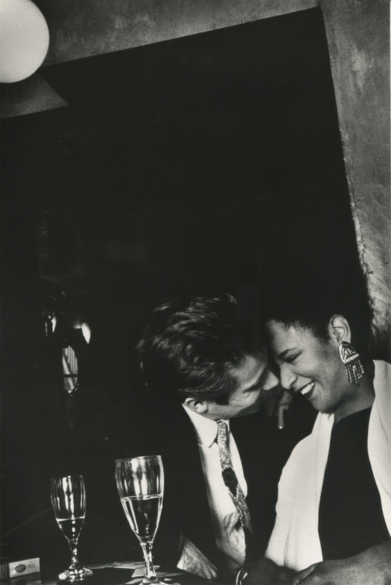 Danny Web and Leila Bertrand. Part of a series of black and white photos of real couples shot in London by Helen Putsman.
Photo noir et blanc, d un vrai couple qui se détendent dans un bar.