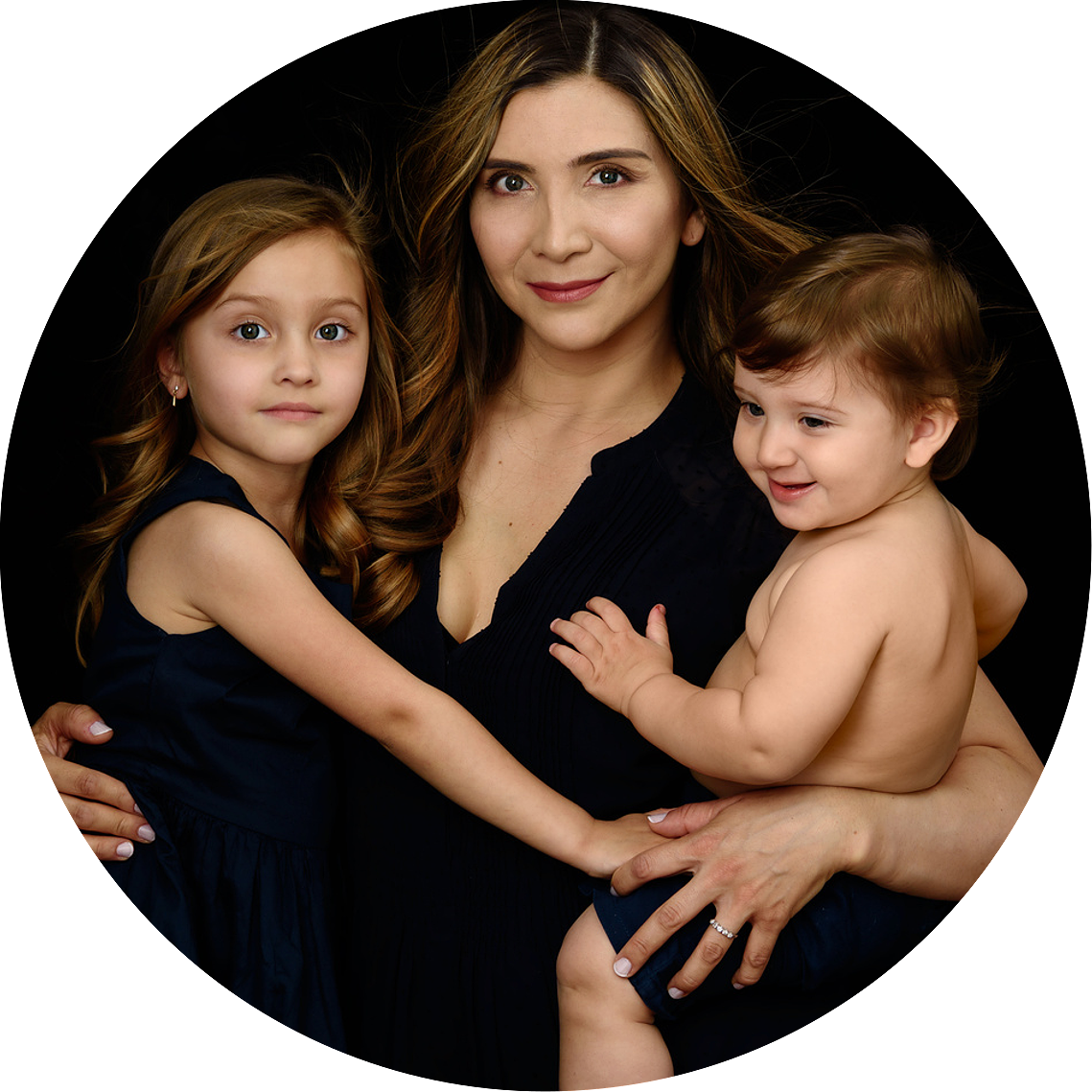 Motherhood and Pregnancy Portrait Day Geneva -
Makeup and Hair and 3 digitals included.
Fine art Mummy and Me photography Geneva. 
Mother's Day photography 
Portrait photographer Geneva expat