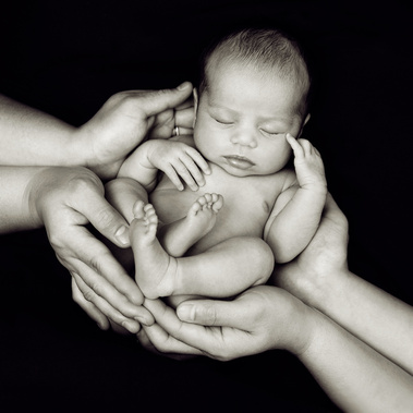 stunning black and white newborn photography, Geneva
photographe nouveau-né
beautiful newborn photos created by Helen Putsman in Chene-Bougeries
