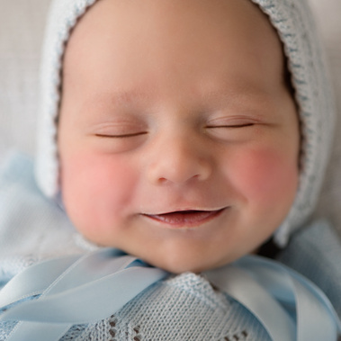 newborn photo session, 
smiling baby, newborn photographer, geneva. best baby photographer, Geneva.
