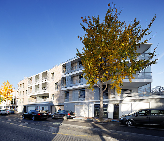Reportage photo d'architecture de logements, locaux d'activités et commerce, Savigny-sur-Orge. Architecte : Brelan d'Arch Architectes, Maître d’Ouvrage Accession: SCI Briand Savigny, Maître d’Ouvrage social: DOMAXIS, AMO: PHI