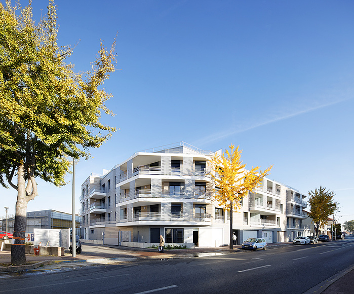 Reportage photo d'architecture de logements, locaux d'activités et commerce, Savigny-sur-Orge. Architecte : Brelan d'Arch Architectes, Maître d’Ouvrage Accession: SCI Briand Savigny, Maître d’Ouvrage social: DOMAXIS, AMO: PHI