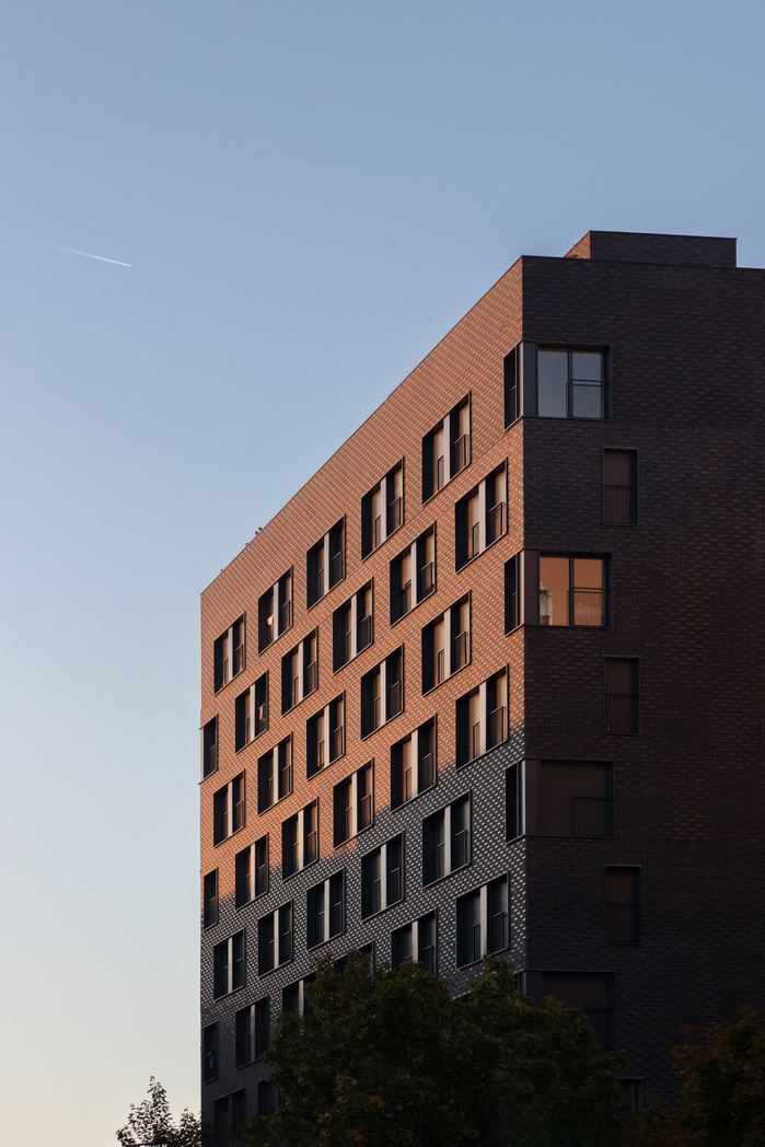 Reportage photo du Parc d'Affaires (Hotellerie, Tertiaire, Résidentiel) réalisé par Carta Reichen et Robert Associés à Asnières, Bureaux, Hotel, logements.
Architectes : Carta - Reichen et Robert Associés, mandataire, PietriArchitectes, associés. Maitris