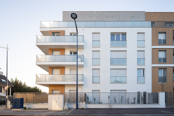 Reportage de logements de la rue Anatole France, à Drancy pour Cussac Architectes. 71 logements collectifs et 6 maisons individuelles. Maitre d'Ouvrage : OGIC.
