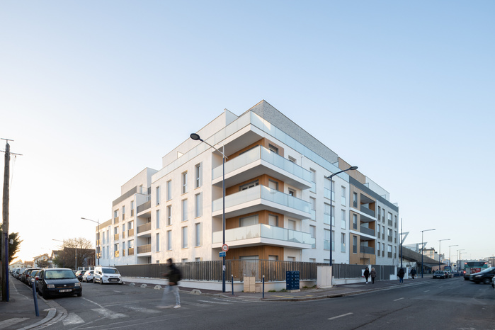 Reportage de logements de la rue Anatole France, à Drancy pour Cussac Architectes. 71 logements collectifs et 6 maisons individuelles. Maitre d'Ouvrage : OGIC.