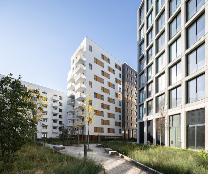 Reportage photo du Parc d'Affaires (Hotellerie, Tertiaire, Résidentiel) réalisé par Carta Reichen et Robert Associés à Asnières, Bureaux, Hotel, logements.
Architectes : Carta - Reichen et Robert Associés, mandataire, PietriArchitectes, associés. Maitris