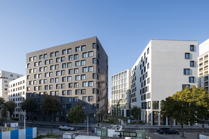Reportage photo du Parc d'Affaires (Hotellerie, Tertiaire, Résidentiel) réalisé par Carta Reichen et Robert Associés à Asnières, Bureaux, Hotel, logements.
Architectes : Carta - Reichen et Robert Associés, mandataire, PietriArchitectes, associés. Maitris