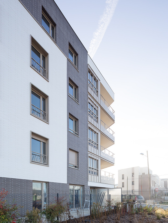 reportage photo architecture de logements "Coeur de Plaine", avenue Morel, à Saint Cyr L'Ecole.
Architecte : Haour Architectes
Maitrise d'Oeuvre Exécution : Axho, Axhium Ingenierie, Home Ingenierie et Axhoma
Maitrise d'Ouv