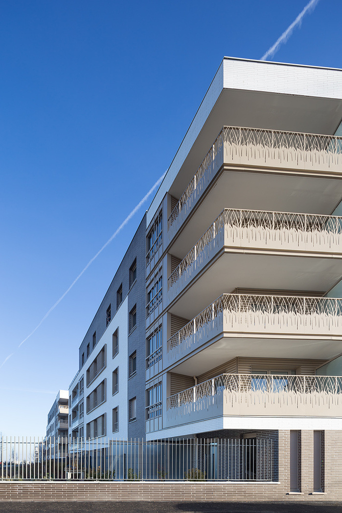 reportage photo architecture de logements "Coeur de Plaine", avenue Morel, à Saint Cyr L'Ecole.
Architecte : Haour Architectes
Maitrise d'Oeuvre Exécution : Axho, Axhium Ingenierie, Home Ingenierie et Axhoma
Maitrise d'Ouv