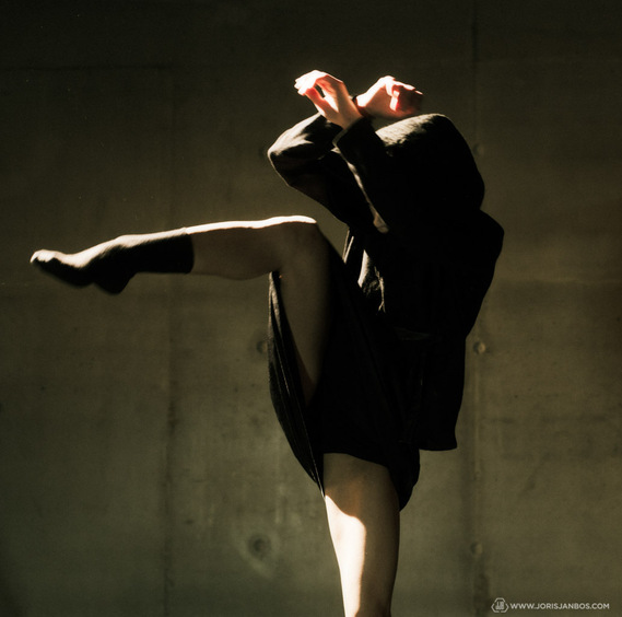 Chronology por Joeri Dubbe, bailarina Carolina Mancuso