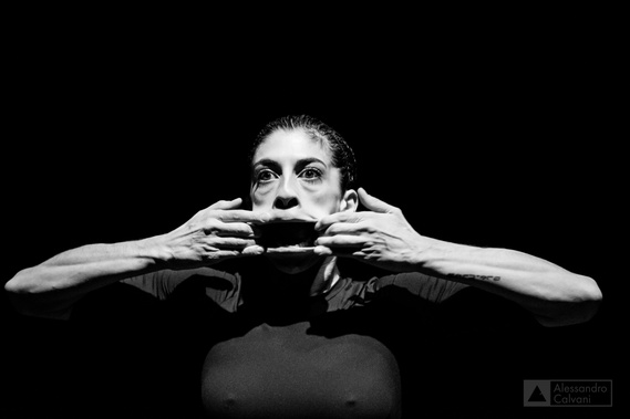 dAIsy Joeri Dubbe, dancer Carolina Mancuso, Korzo Theatre