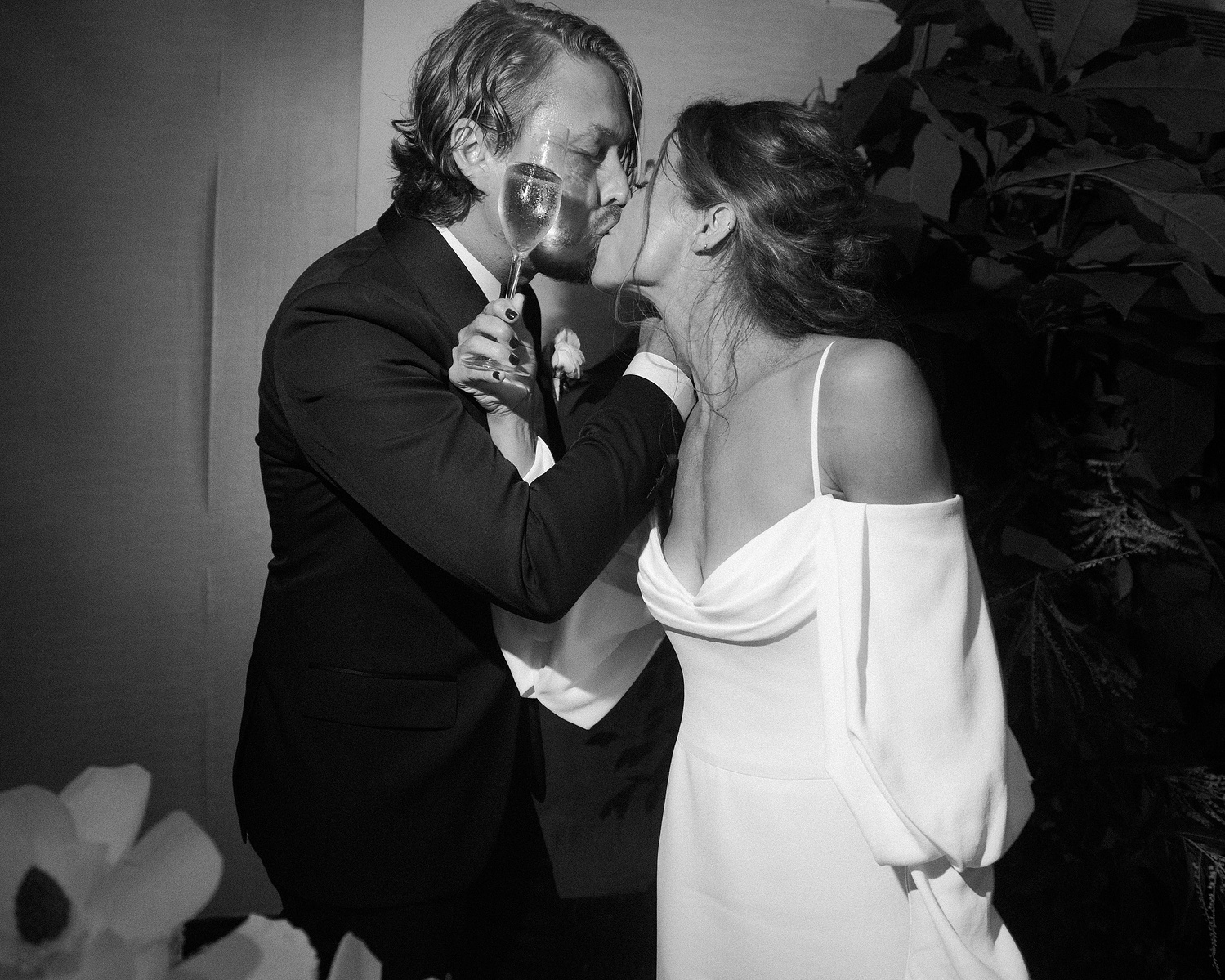 Brooklyn botanical gardens summer wedding reception. Corey Torpie Wedding Photojournalism.