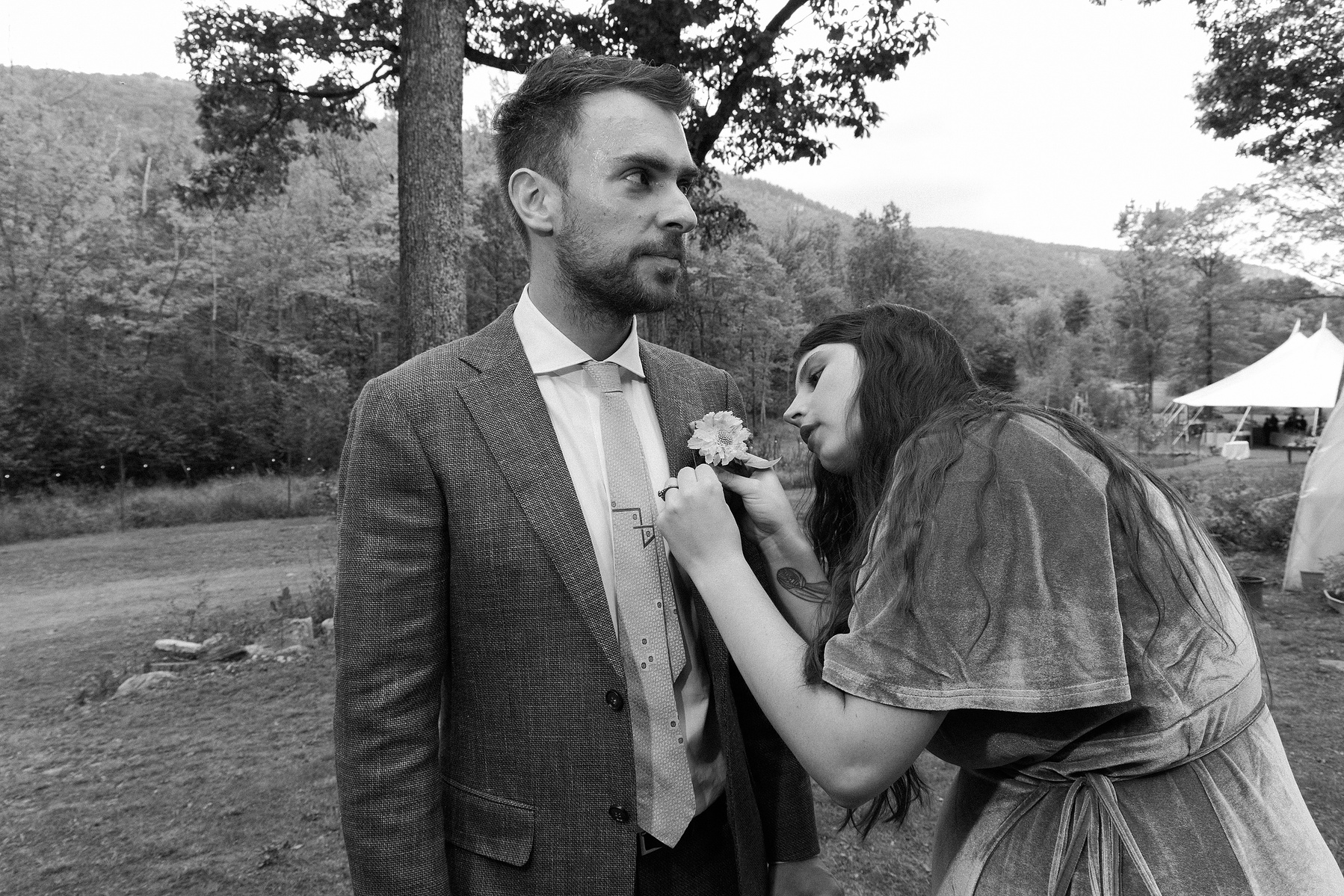 Backyard wedding in new paltz, ny. Wedding photojournalism. Corey Torpie Photography. 