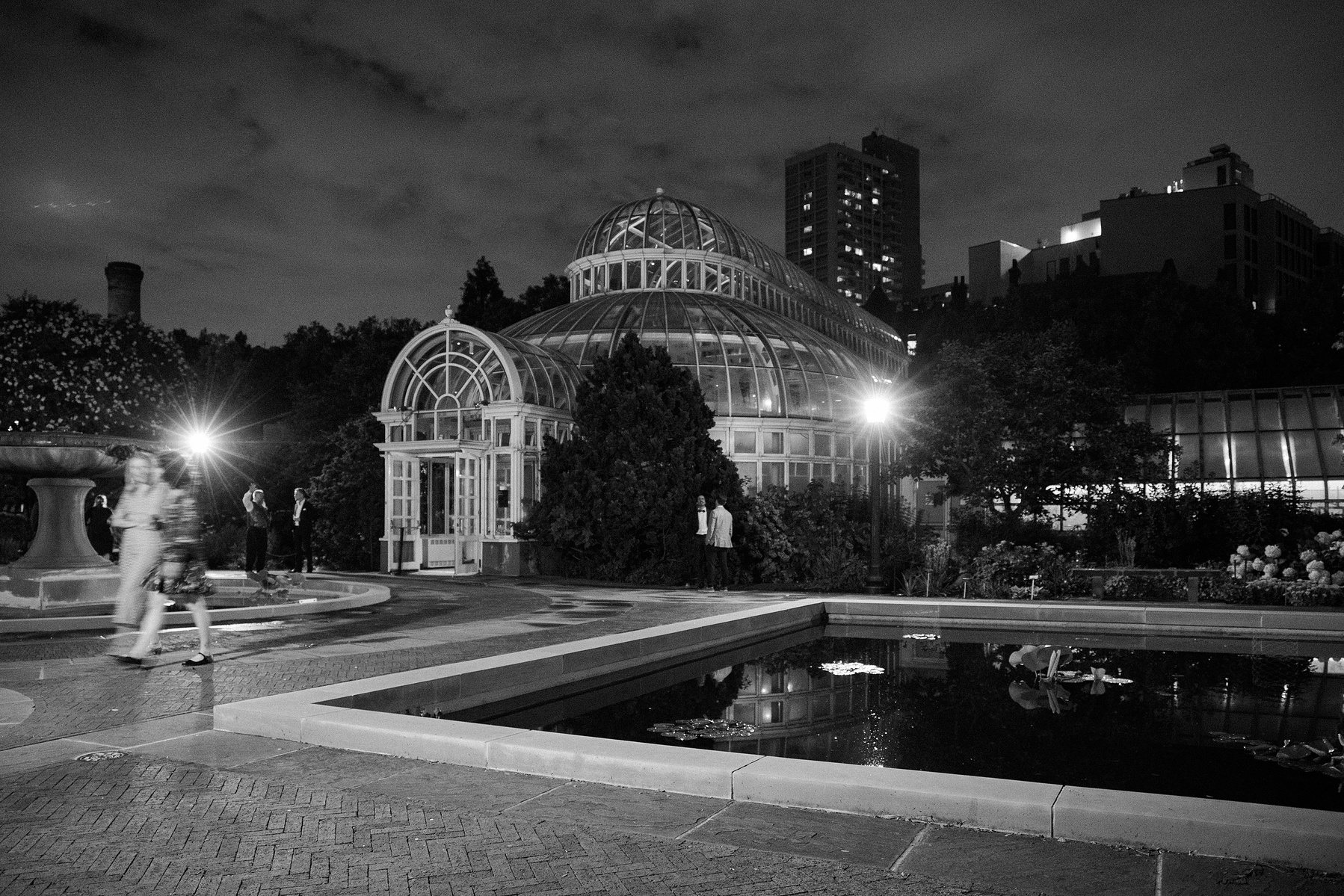 Brooklyn botanical gardens summer wedding. View of event space at night. Night photography. Corey Torpie Wedding Photojournalism.