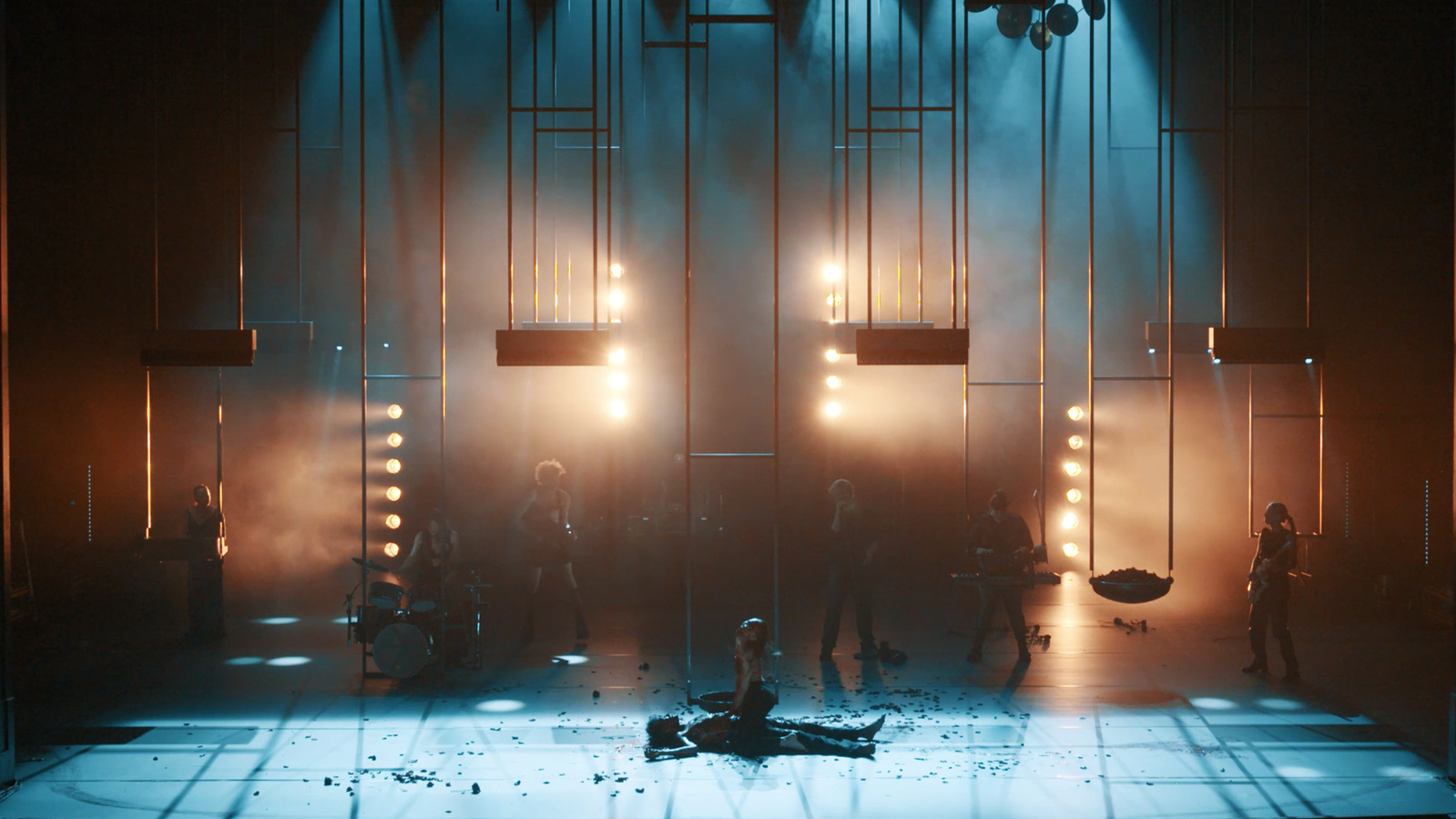 Jesse Mensah and Ilke Paddenburg in Penthesilea directed by Eline Arbo for ITA.