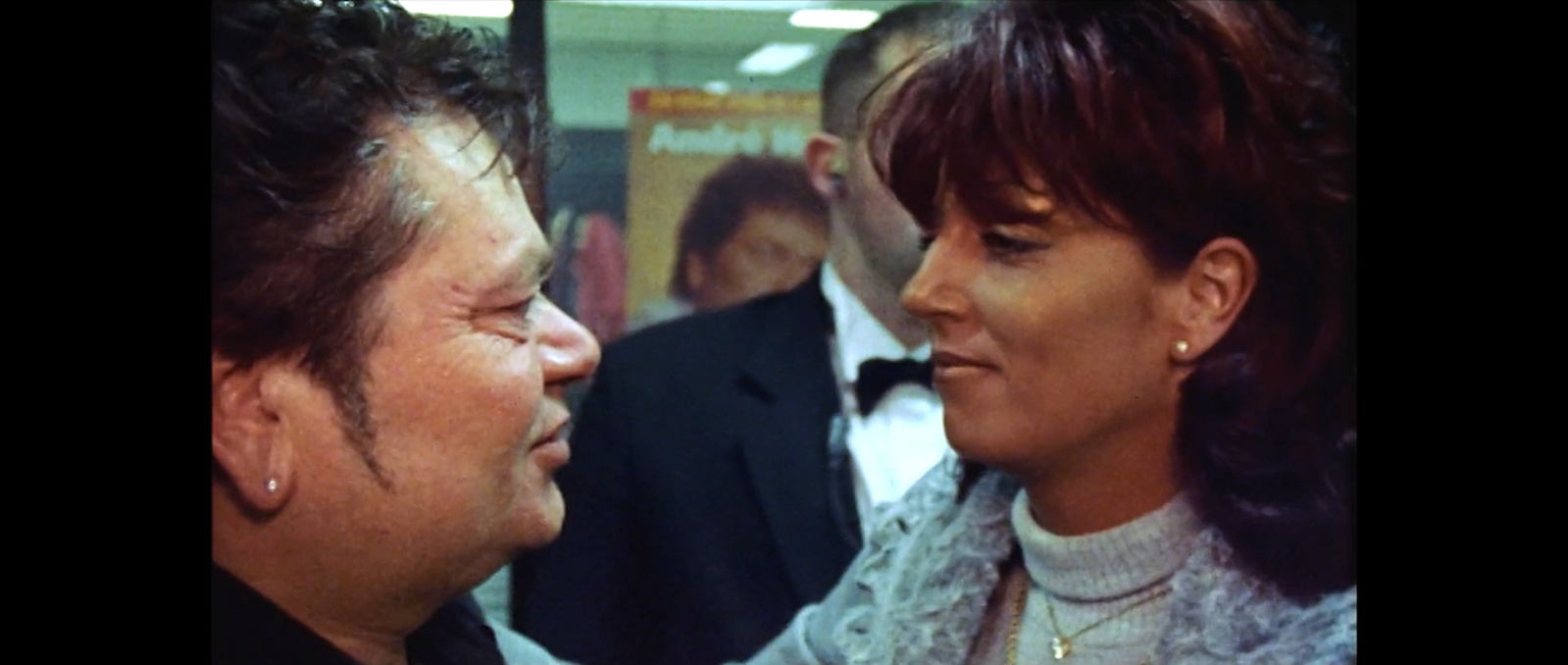 Still from John Appel's documentary 'Zij Gelooft in Mij' showing Rachel and André.