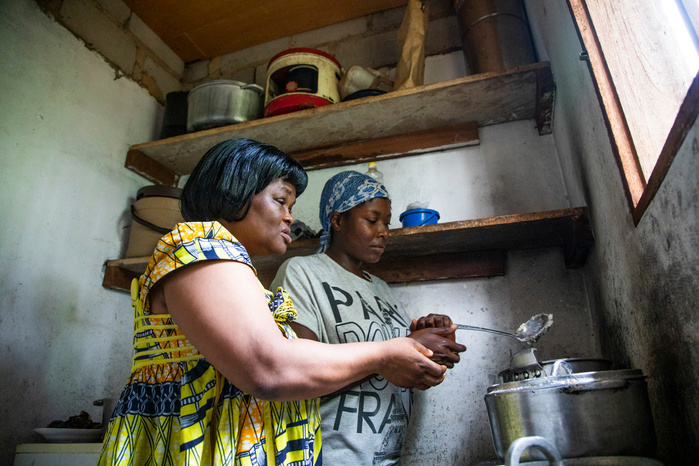 Eveline is teaching her nice Odette, 26 years old, how to cook some dishes. Odette just got a job a few days ago to work for Eveline as her housekeeper. When Eveline is alone she cooks only simple dishes that do not require a lot time. She knows by heart