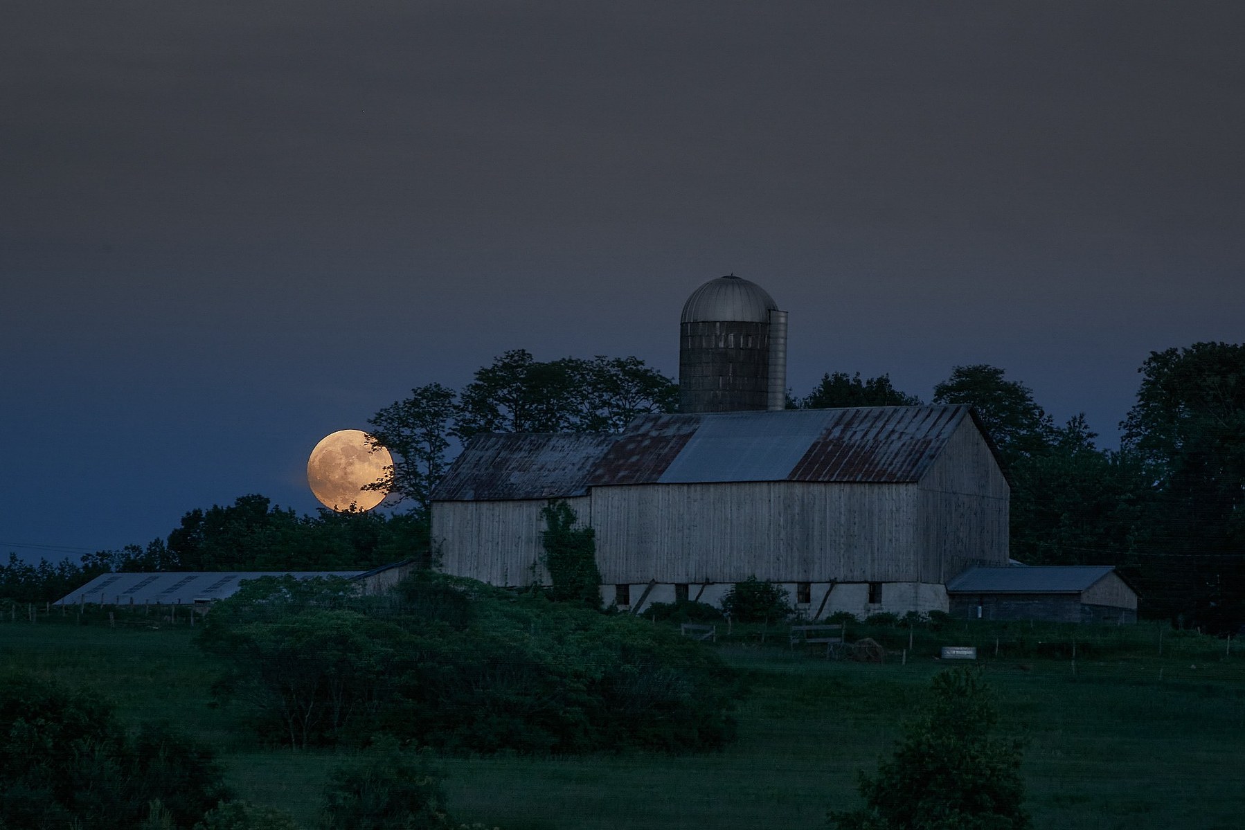 super moon, strawberry moon, new berlin, ny, upstate, ny, rural barn