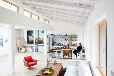 ALTE SCHLOSSEREI  or  OLD LOCKSMITH SHOP is an architecture project by ALAS Architects in Berlin. The space is a house and working studio for designers and artists. These are architecture photographs of the interior and exterior of the building. 