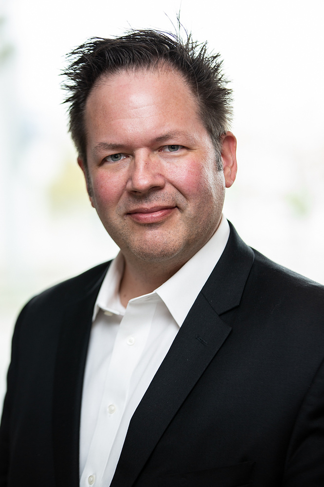Photography, portrait, executive, man, corporate photography, documentary photography, photo, manager, color, retrato, photo shoot, headshot, photograph, people, social, artistic, lifestyle, professional photography, Siemens