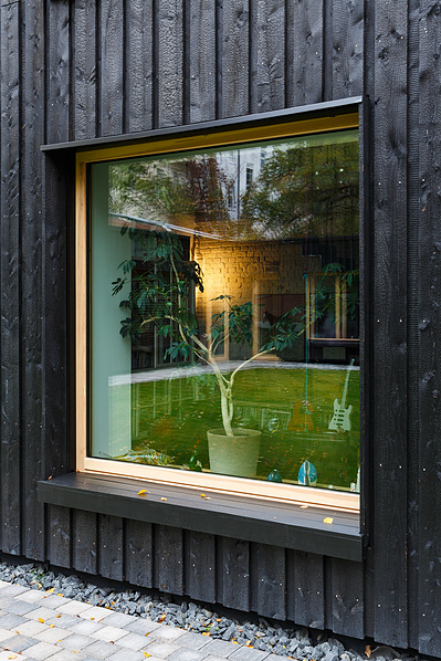 ALTE SCHLOSSEREI  or  OLD LOCKSMITH SHOP is an architecture project by ALAS Architects in Berlin. The space is a house and working studio for designers and artists. These are architecture photographs of the interior and exterior of the building. 