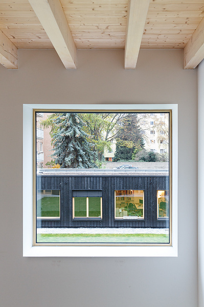 ALTE SCHLOSSEREI  or  OLD LOCKSMITH SHOP is an architecture project by ALAS Architects in Berlin. The space is a house and working studio for designers and artists. These are architecture photographs of the interior and exterior of the building. 