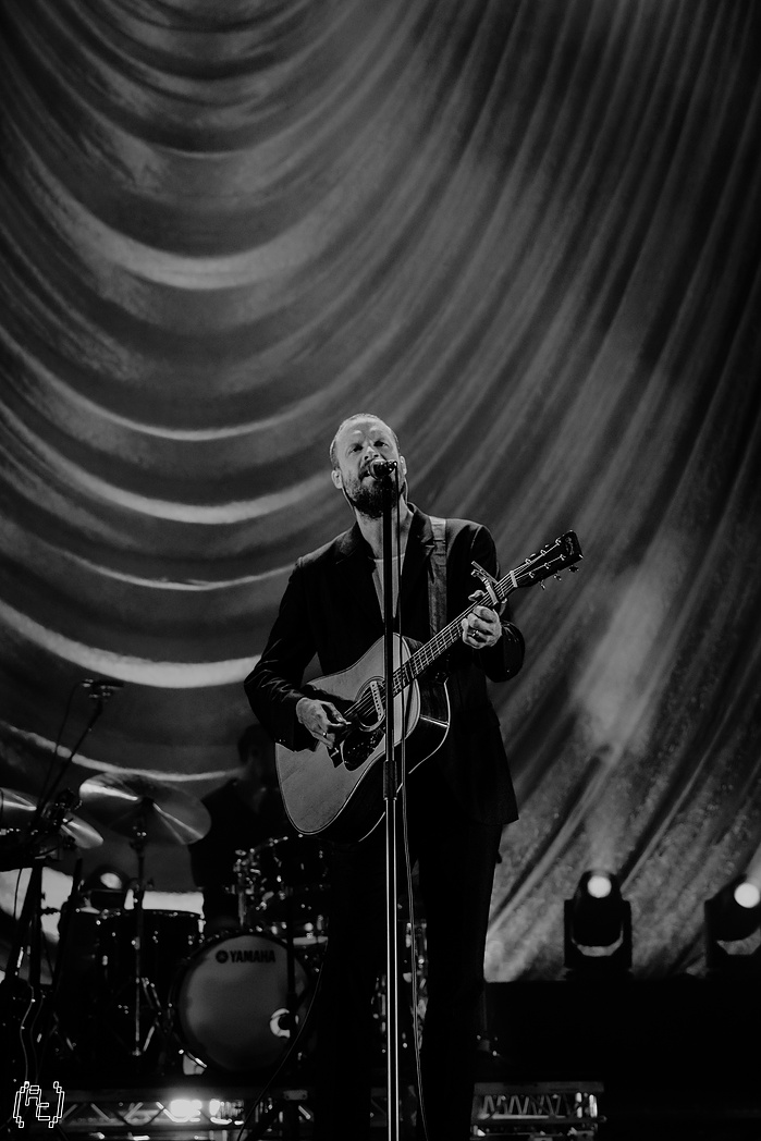 Father John Misty brings his latest album, 20th Century alive at Manchester’s o2 Apollo.