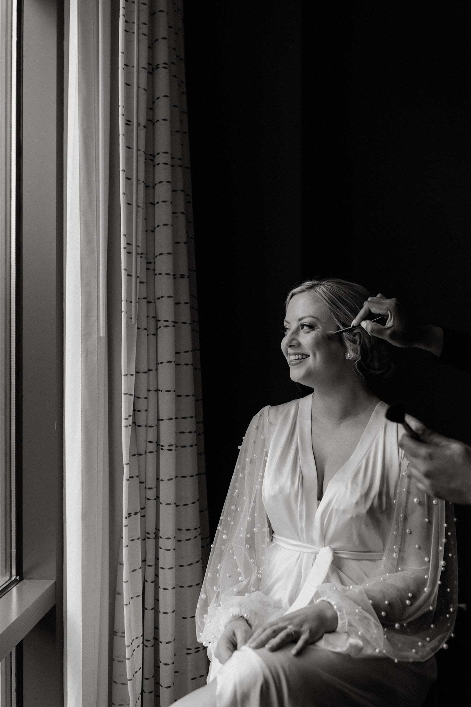 RALEIGH MAKEUP ARTIST HAIR STYLIST BEST INTERNATIONAL GLOBAL PUBLISHED FIVE STAR BRIDAL BTS BEHIND THE SCENES TRAVEL EXCLUSIVE PRIVATE PERSONAL PROFESSIONAL COMMERCIAL BUSINESS HEADSHOTS FASHION MAKEUP ARTIST 