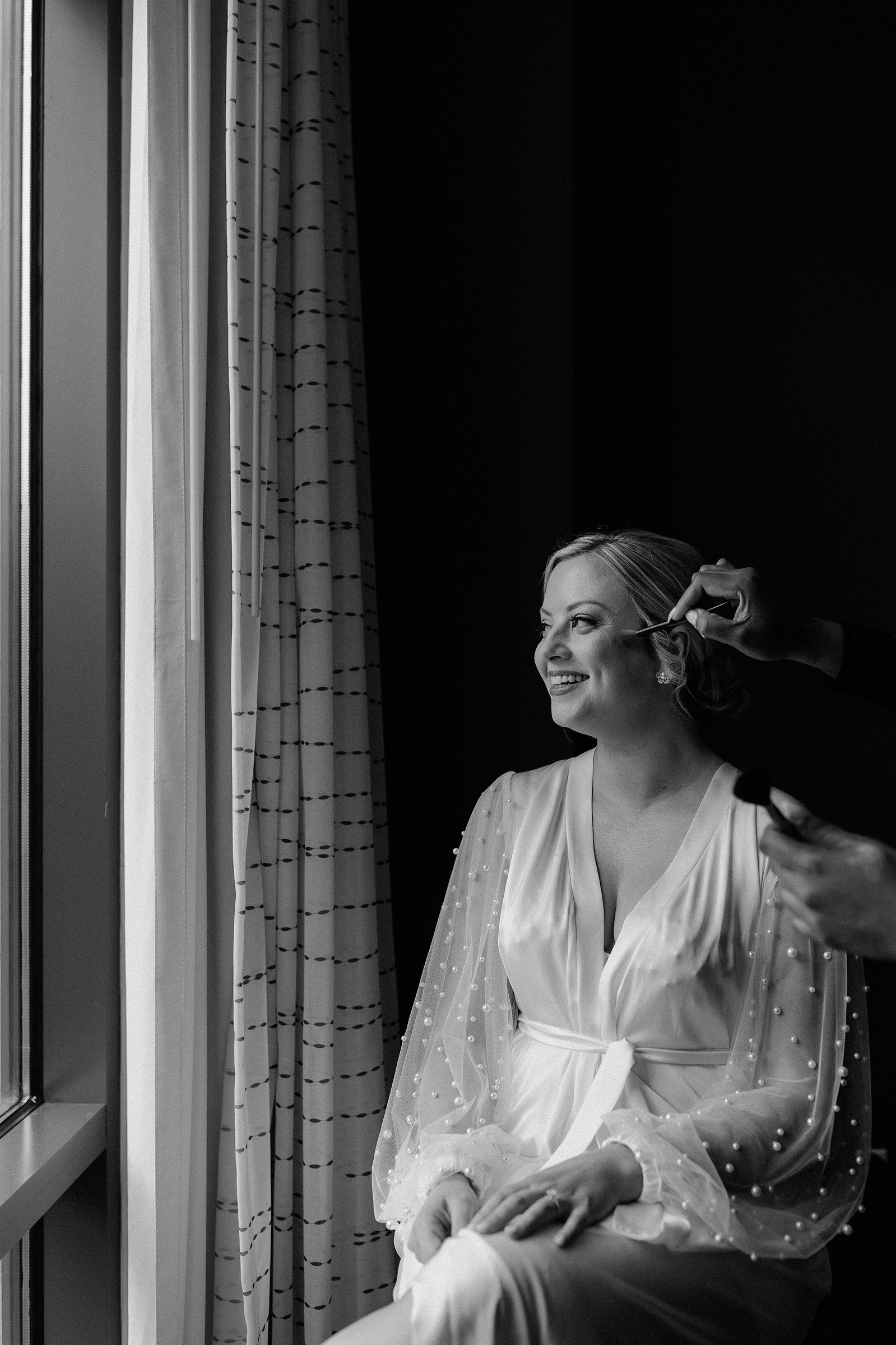 RALEIGH MAKEUP ARTIST HAIR STYLIST BEST INTERNATIONAL GLOBAL PUBLISHED FIVE STAR BRIDAL BTS BEHIND THE SCENES TRAVEL EXCLUSIVE PRIVATE PERSONAL PROFESSIONAL COMMERCIAL BUSINESS HEADSHOTS FASHION MAKEUP ARTIST 