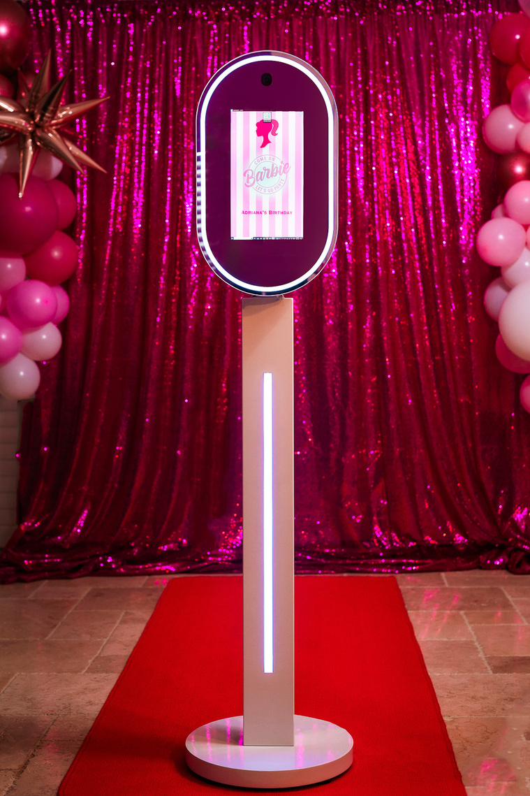 Mirror Selfie Booth