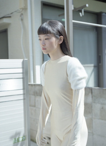 Inoccent
Photo: Kaho Okazaki
Stylist: Koji Oyamada
Model_Aoiko
