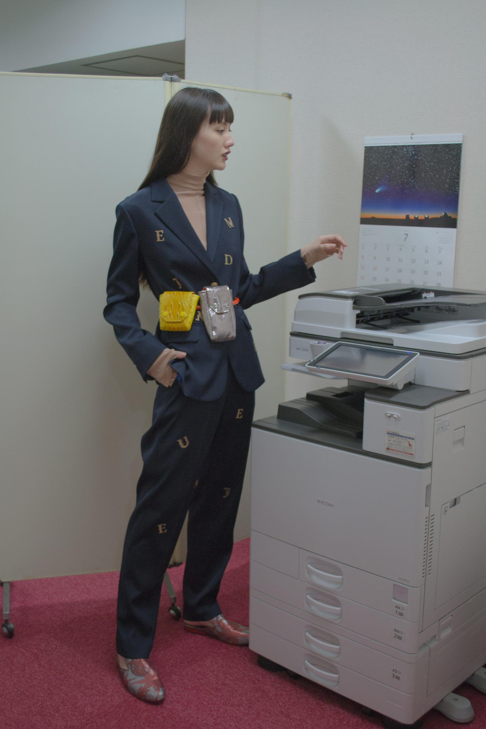 ContributorMagazine
@contributormagazine
Fashion Story: Yesterday, Today and Tomorrow.
Photo: Kaho Okazaki
Stylist: Hiromi Nakamoto
Makeup&Hair: Yosuke Nakajima.
Model: Kendall Elena